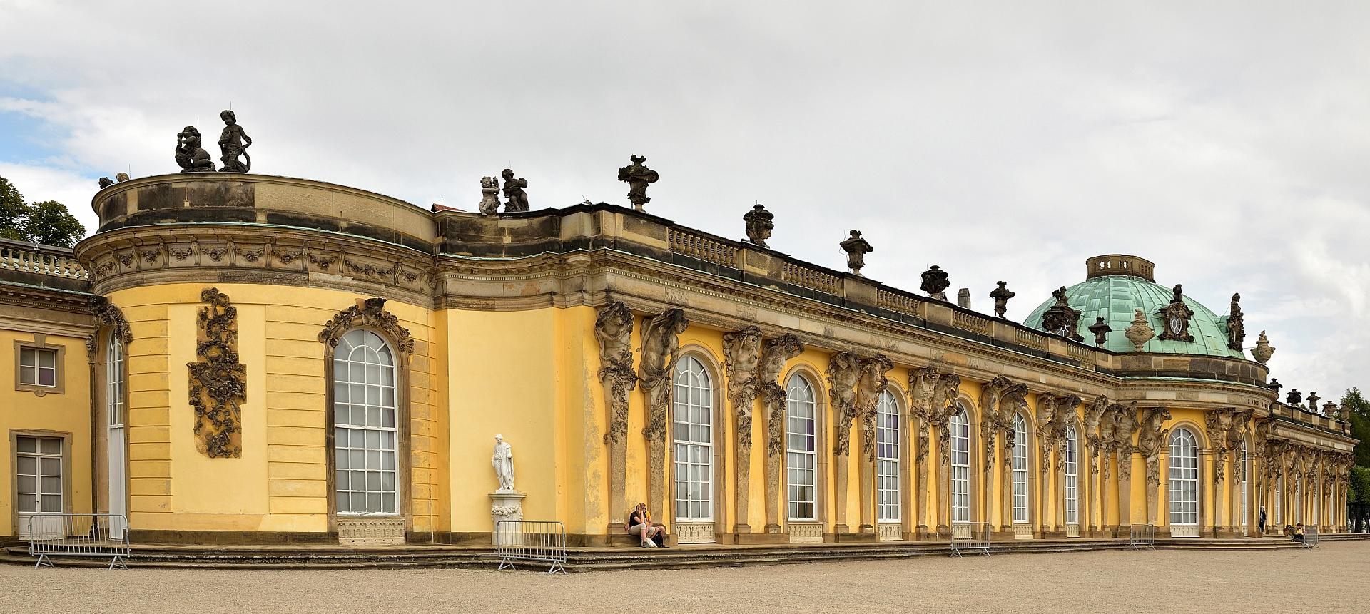 Südfassade des Schlosses Sanssouci in Potsdam.