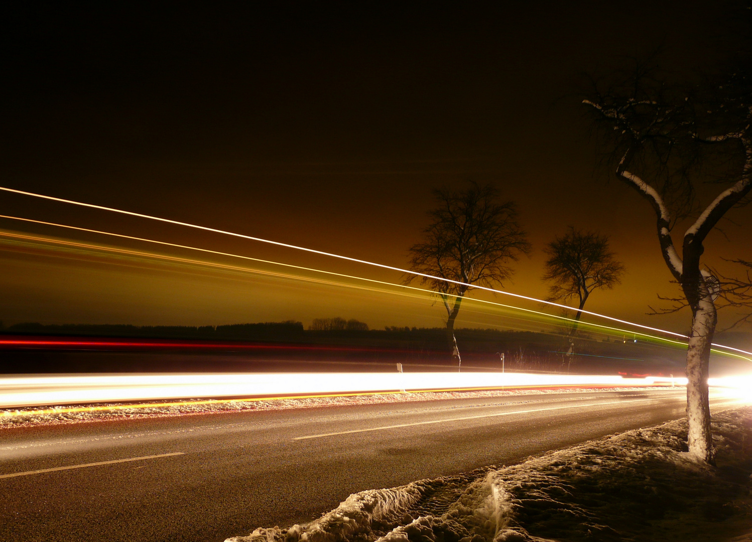 Südharz Landstraße bei Nacht im Winter