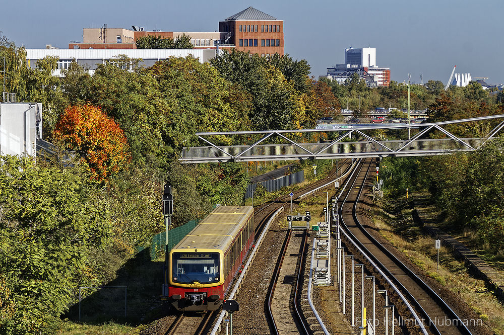 SÜDKREUZ. BLICK NACH NORDEN IN DIE STADT.