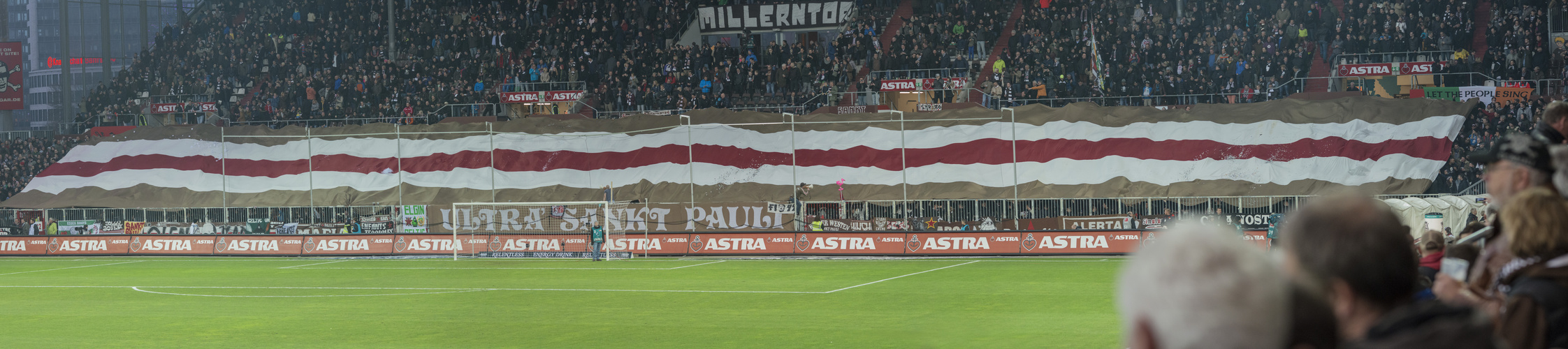 Südkurve : Allez St. Pauli