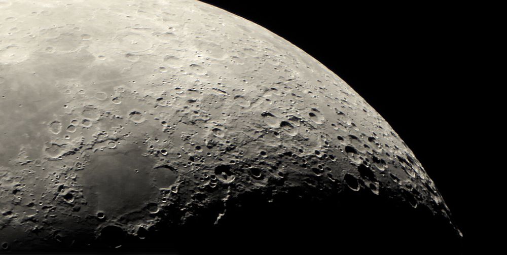 Südliche Mondregion am 06.03.2014 um 19:44 Uhr
