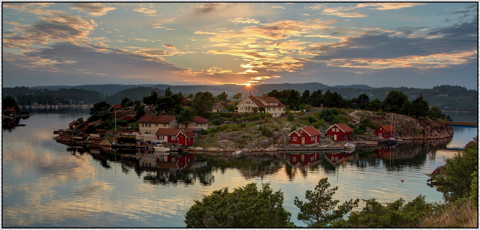 Südnorwegen Skagerrak Sonnenuntergangs-Stimmung in Kjønnøya ; Norwegenreise 2016