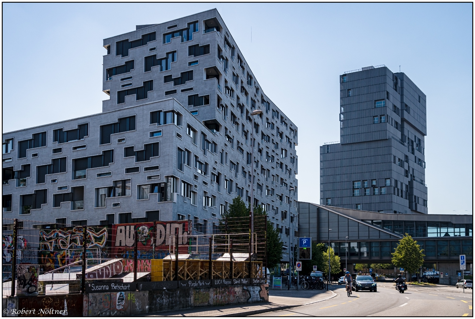 Südpark (vorne) und MeretOppenheimHochhaus (hinten) Foto