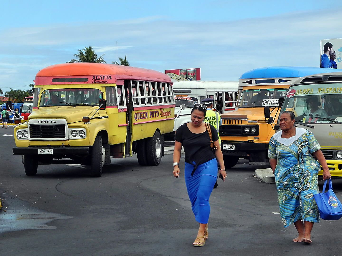 Südsee: Busbahnhof in Apia; Samoa, Inseltreff