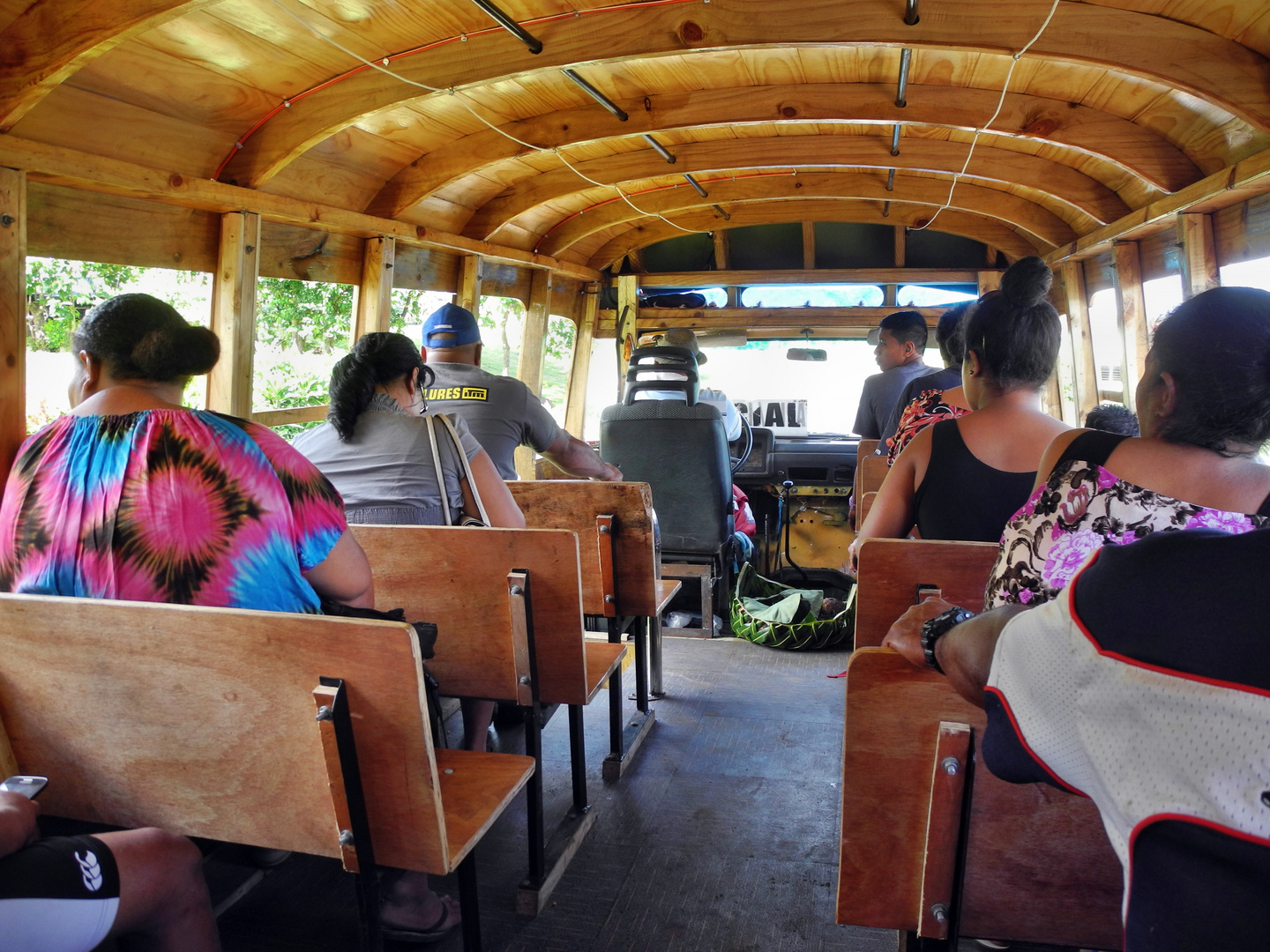 Südsee; Busfahren auf Samoa- ein Erlebnis!