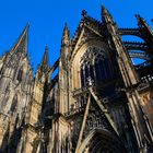 Südseite des Kölner Doms mit Strebwerk, Maßwerk, Spitzbögen u.s.w.