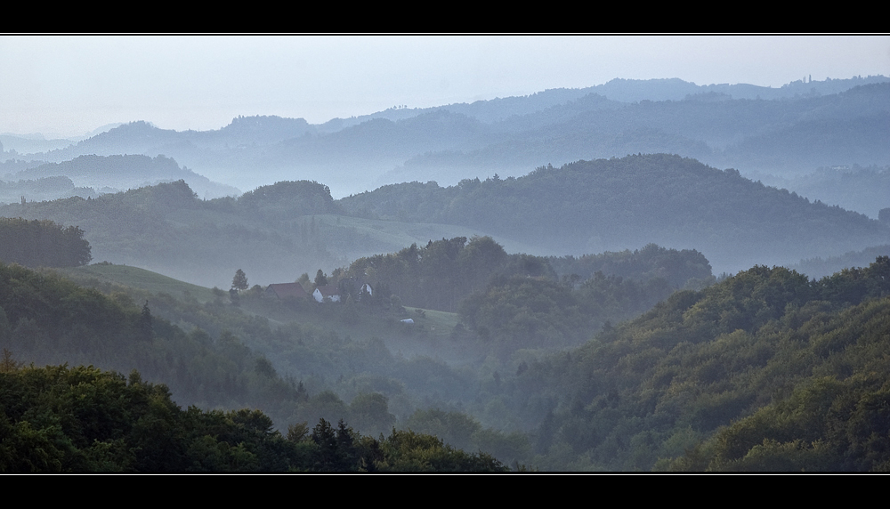 Südsteirische Landschaft am Morgen