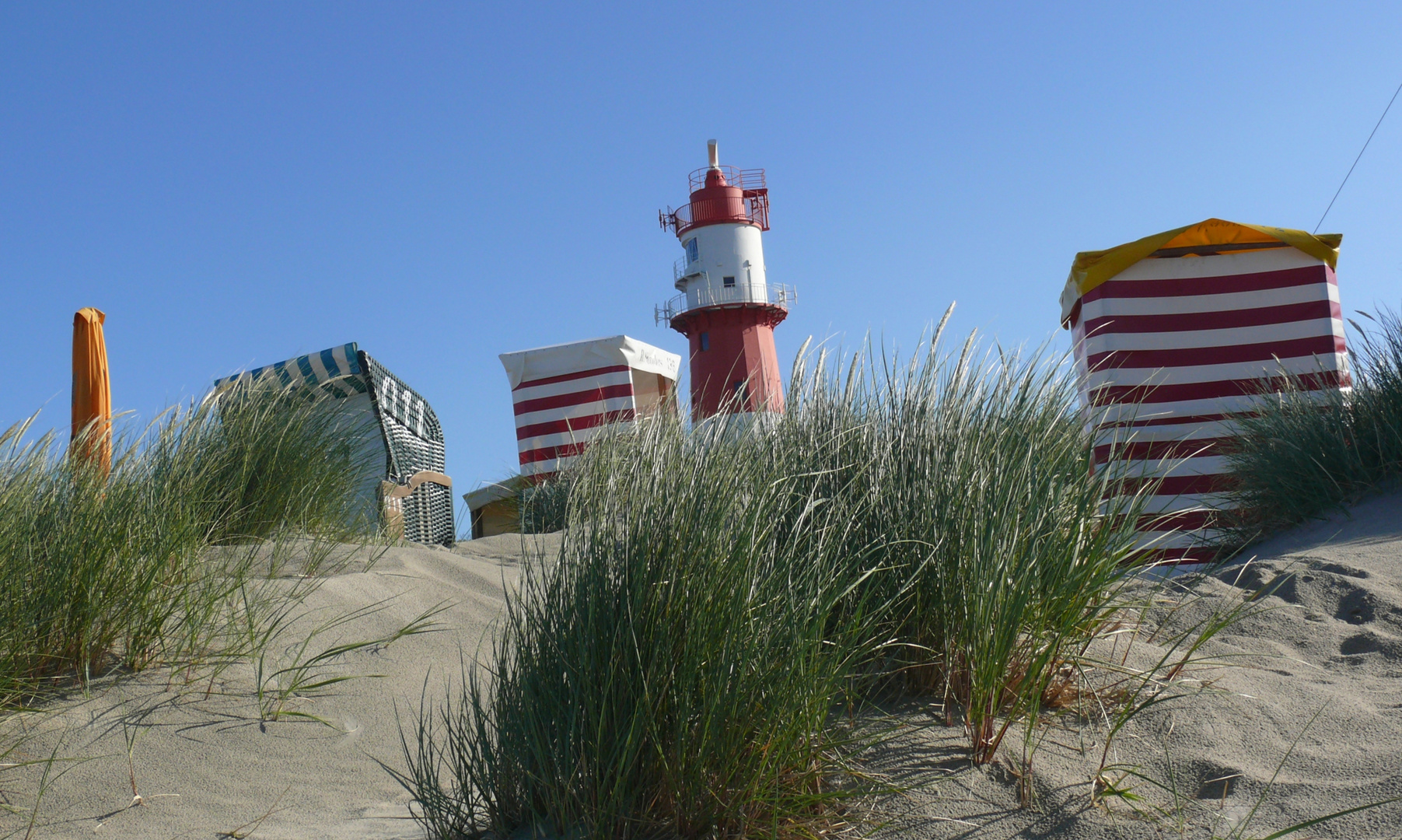 Südstranddüne mit Leuchtturm auf Borkum