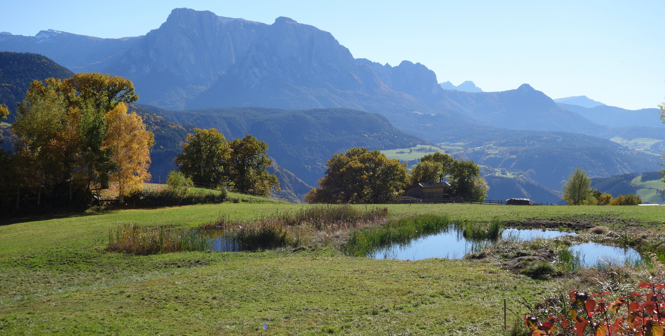 Südtirol 10-2016 Teich vorm Schlern