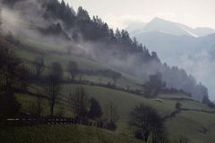 Südtirol: Morgennebel in Telfes bei Sterzing