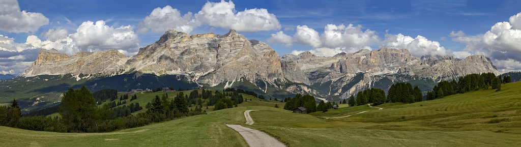 Südtiroler Berglandschaft