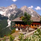 Südtiroler Wohnhaus am Berg