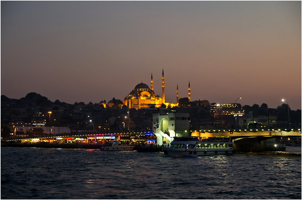 Süleymaniye-Moschee und Galatabrücke