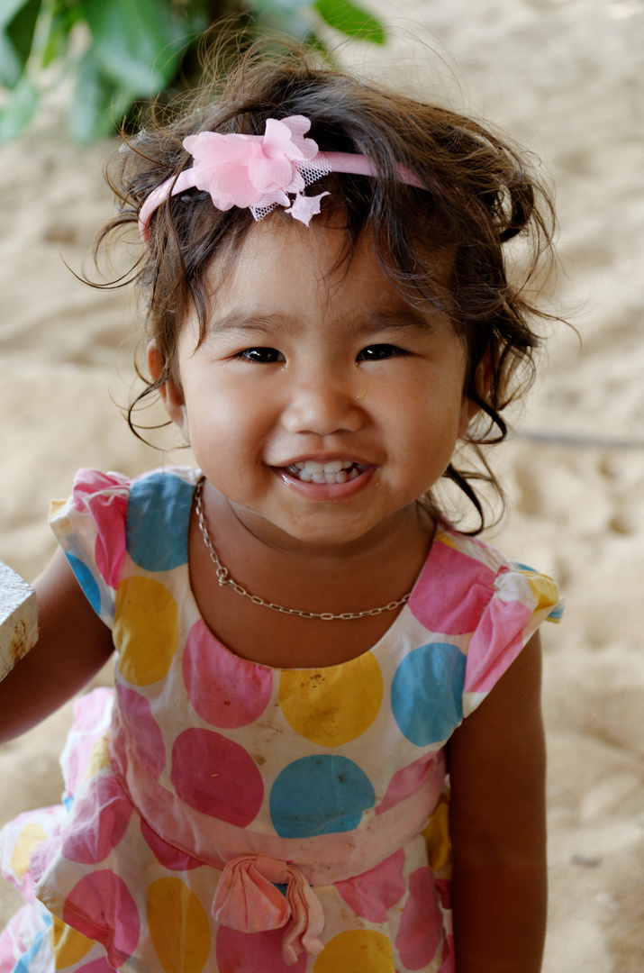 süße kleine Thailänderin, Bang Niang Beach, Khao Lak, Phang Nga, Januar 2013