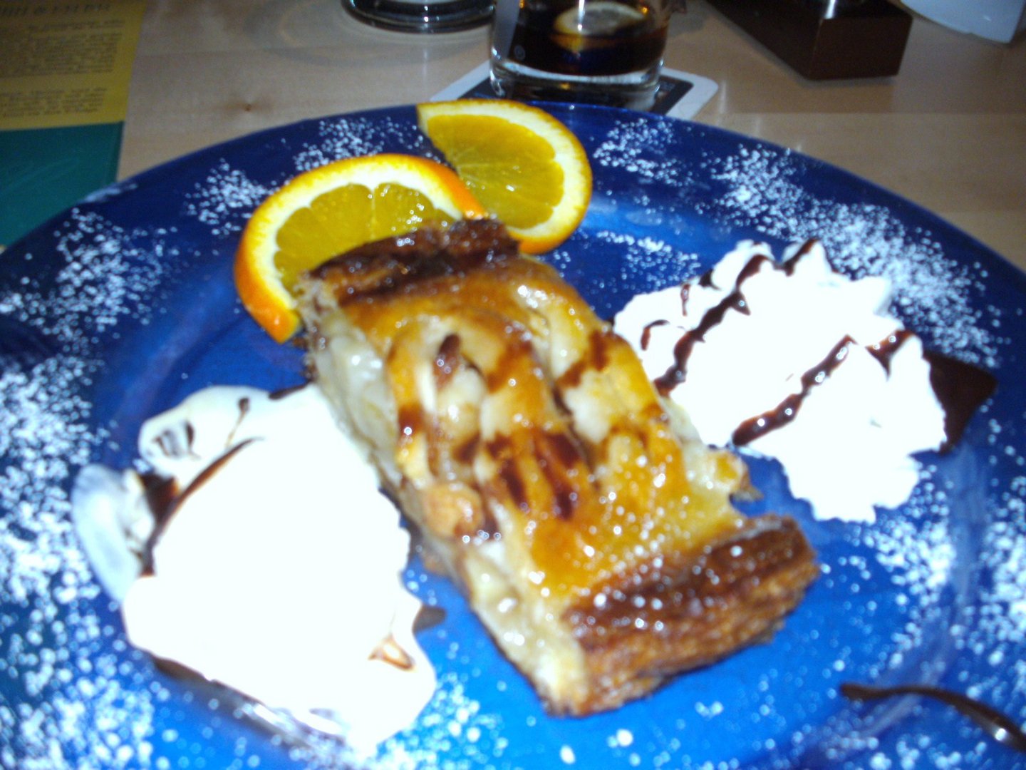 Süsse Nachspeise (Warmer Apfelstrudel)