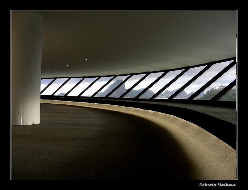 "Sugar Loaf. Divided Beauty" / Series: Rio Architecture.