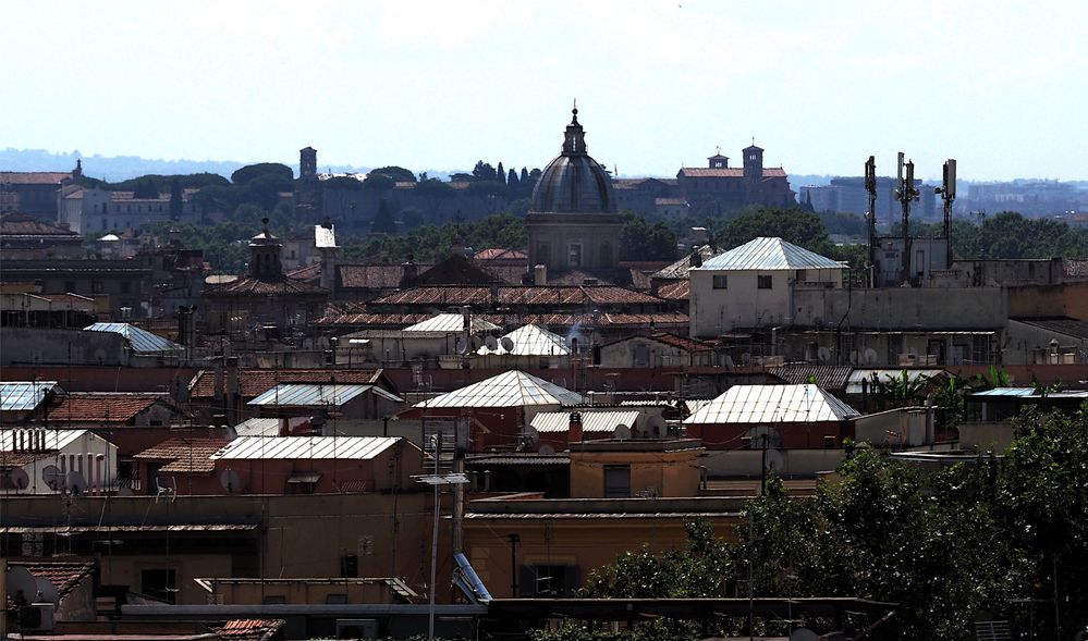 Sui tetti di Roma