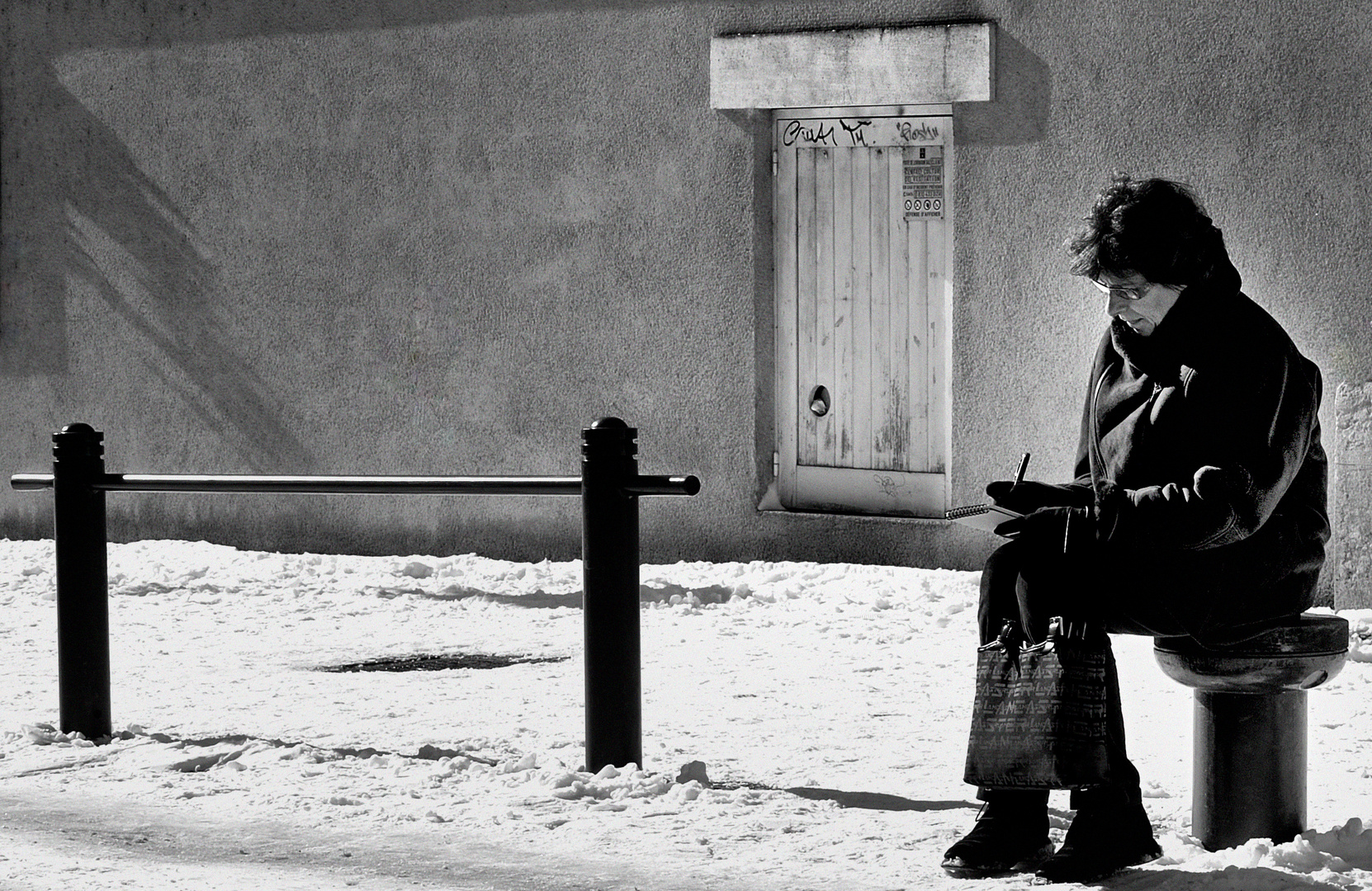 "Suis à Périgueux....Il neige....Je pense à toi..."