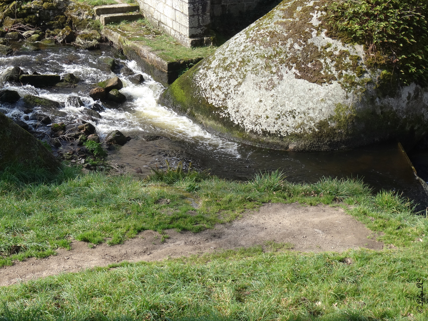 Suivre la Rivière d'Argent et ......