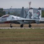 Sukhoi SU 35 Fighter mit Schubvector Triebwerken