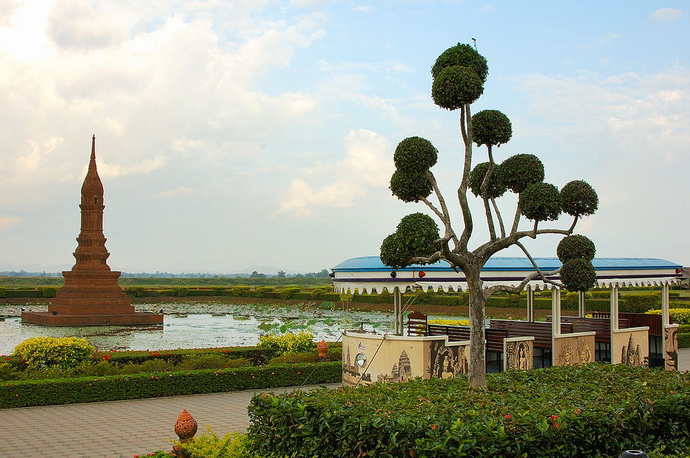 sukothai - airport