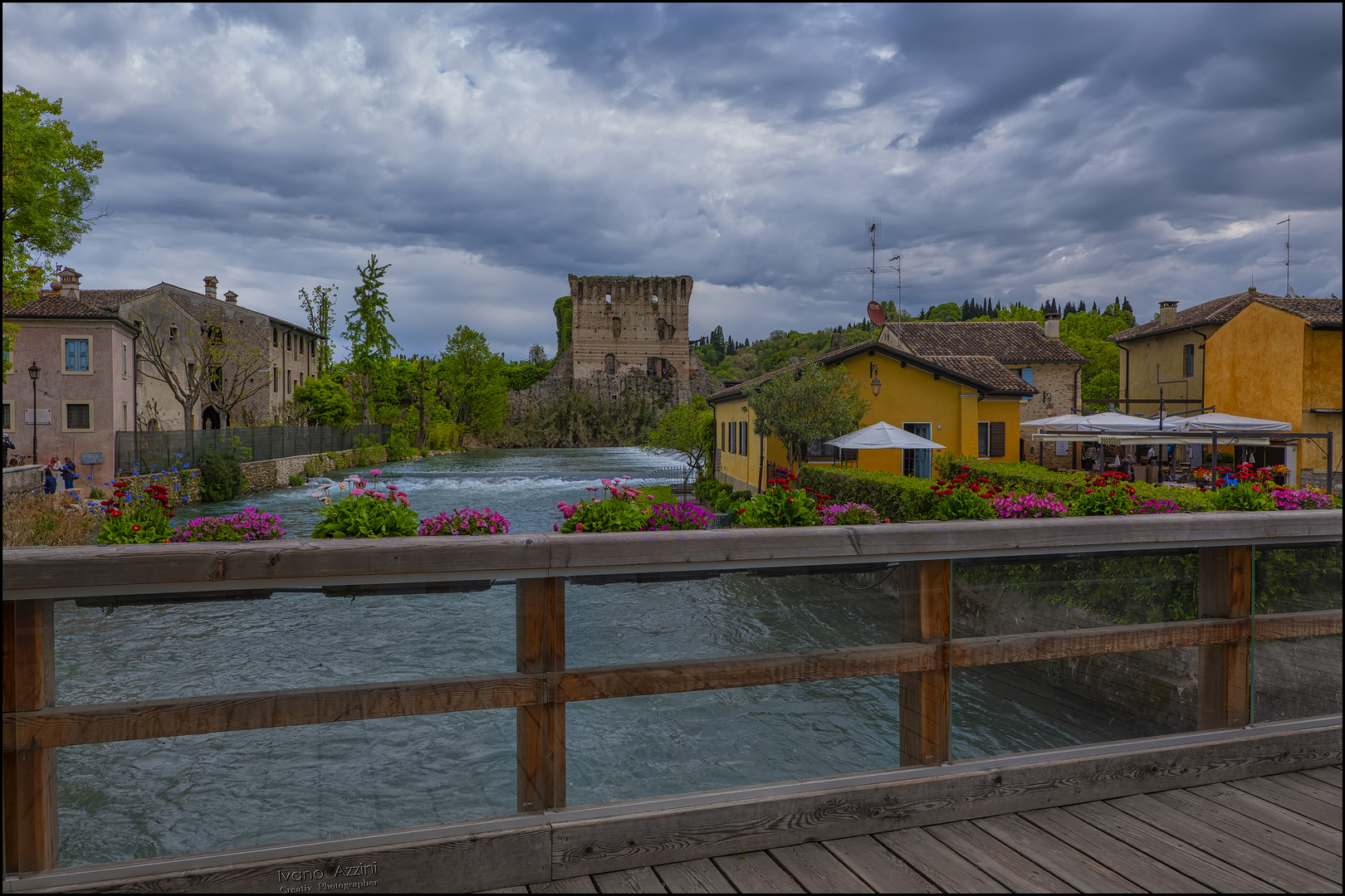 Sul Ponte di Borghetto sul Mincio.