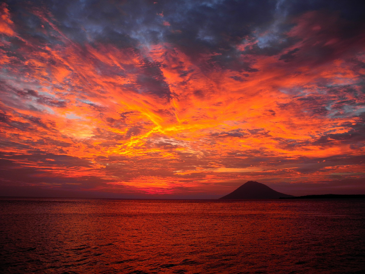 Sulawesi Sunset Manado Tua