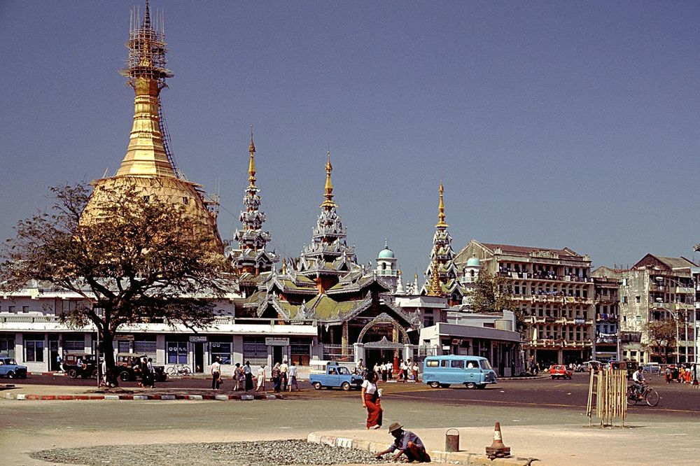 Sule Pagoda captured in 1981