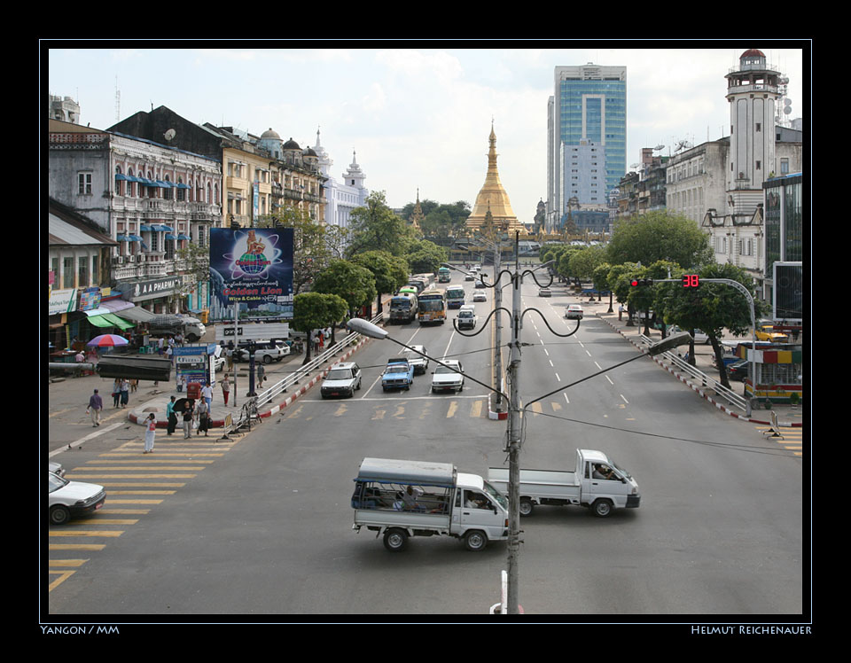 Sule Pagoda from Anawrahta Rd., Yangon / MM