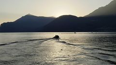 sulla scia del tramonto