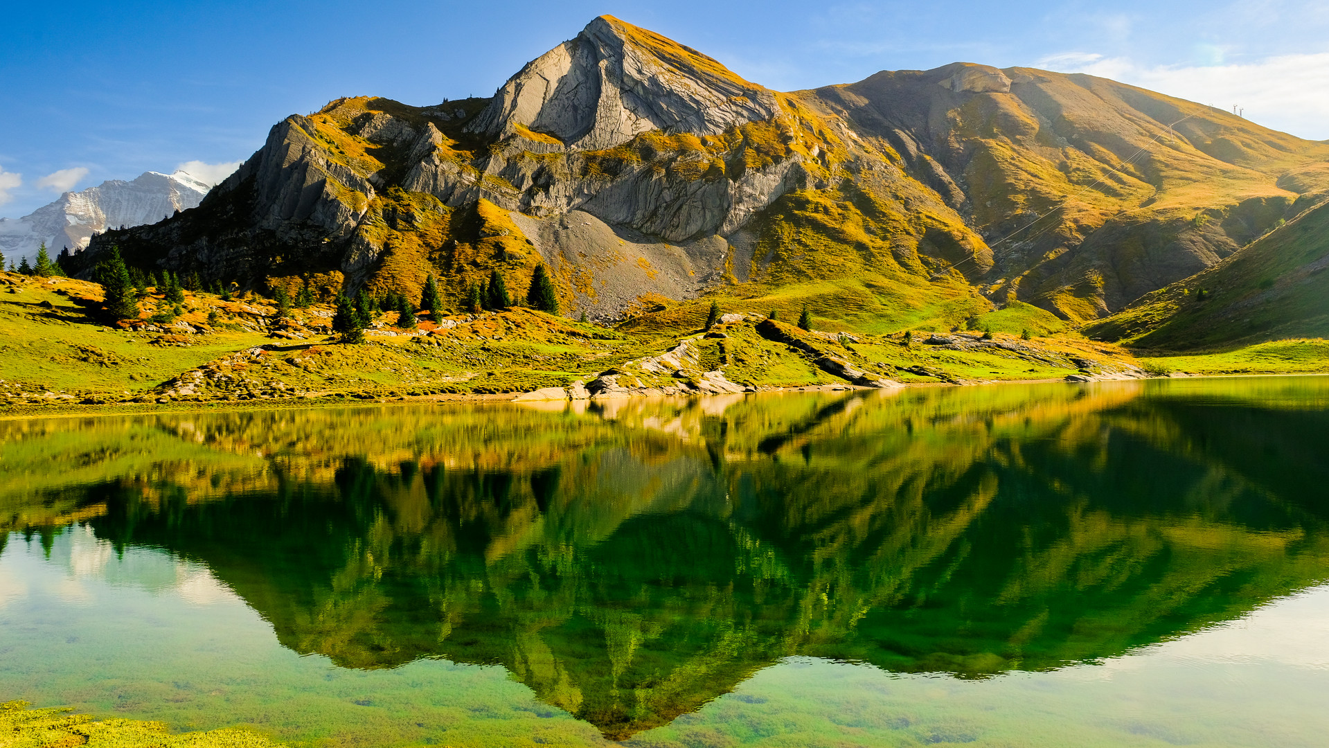 Sulsseeli und Ars (2195 m), im Hintergrund Jungfraumassiv