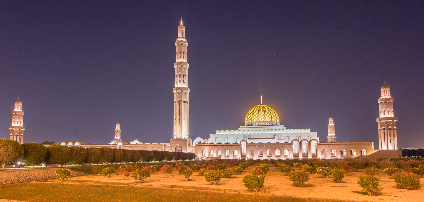 Sultan Quaboos Moschee by night