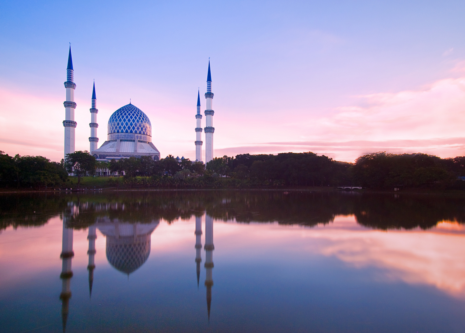 Sultan Salahudin Abdul Aziz Shah Mosque