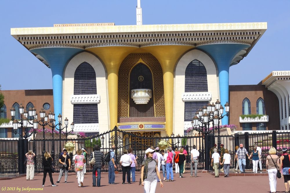 Sultan´s -Palas (Al Alam Palace)  in Muscat, ein Besuchermagnet