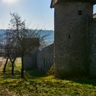 Sulzfeld am Main entlang der Dorfmauer von aussen