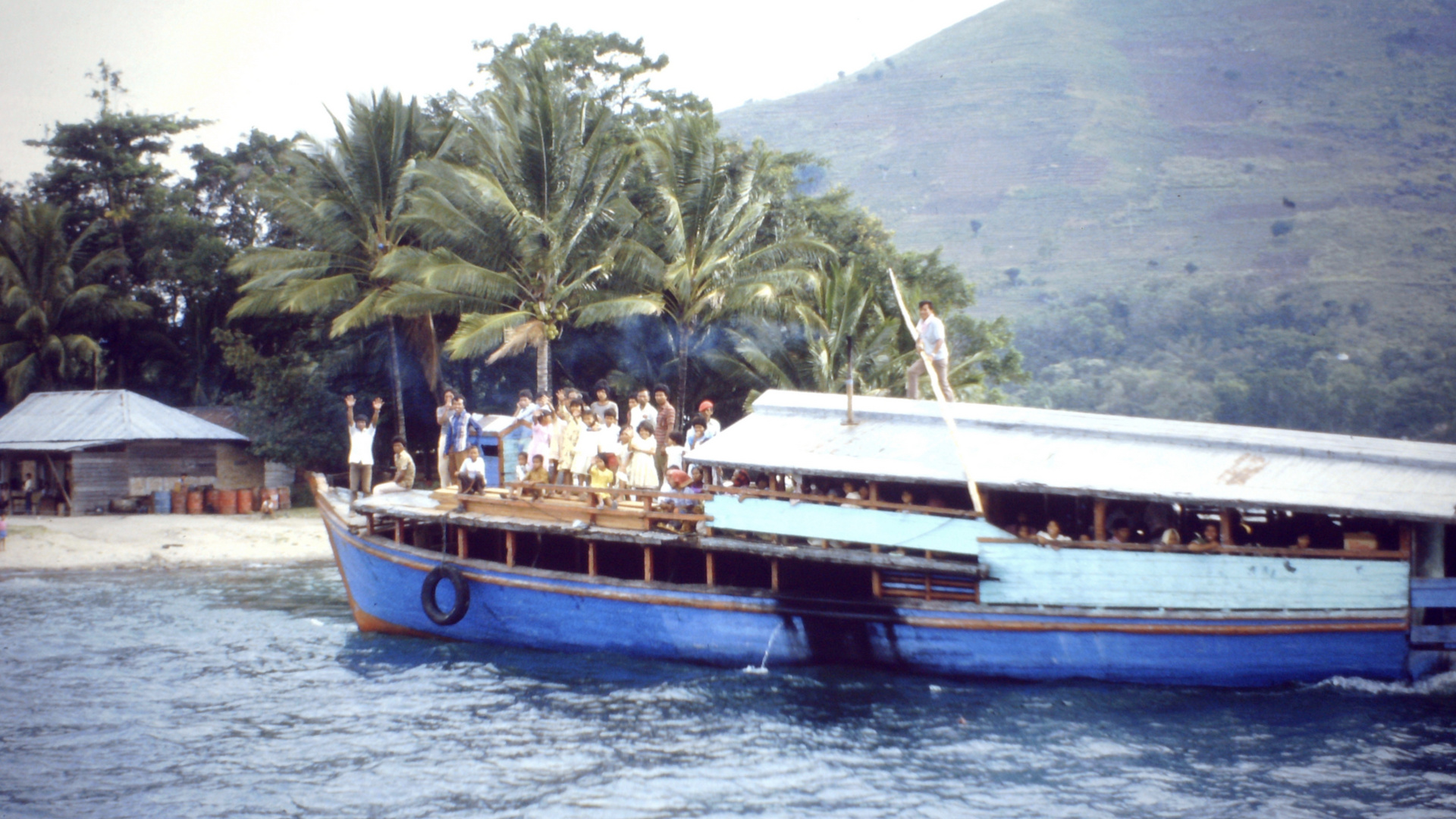 Sumatra (1983), Lake Toba