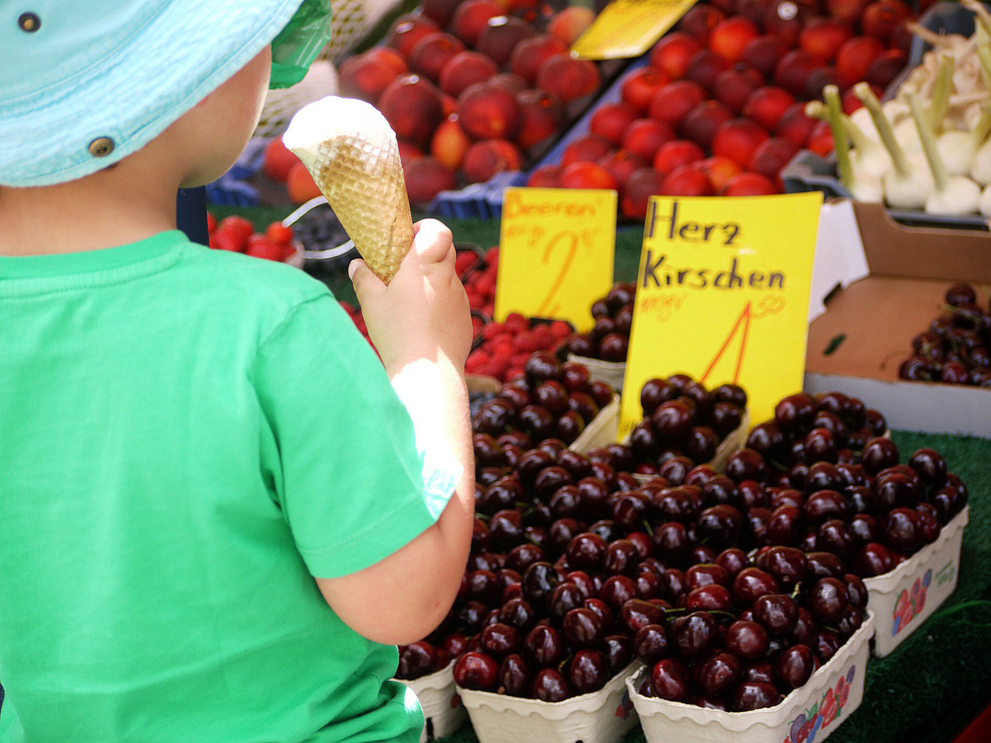 Summer, cherries, market, Nuremberg
