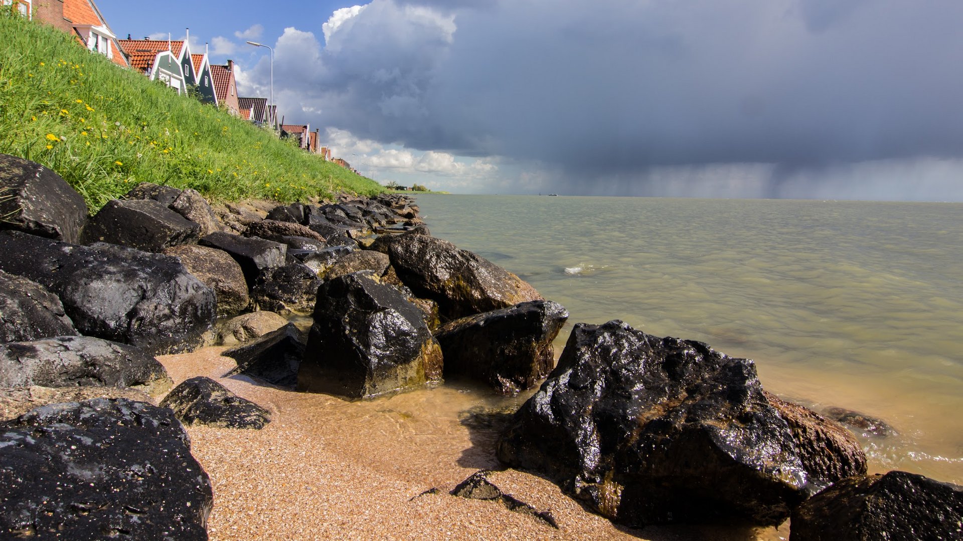 Sun and Rain in Volendam