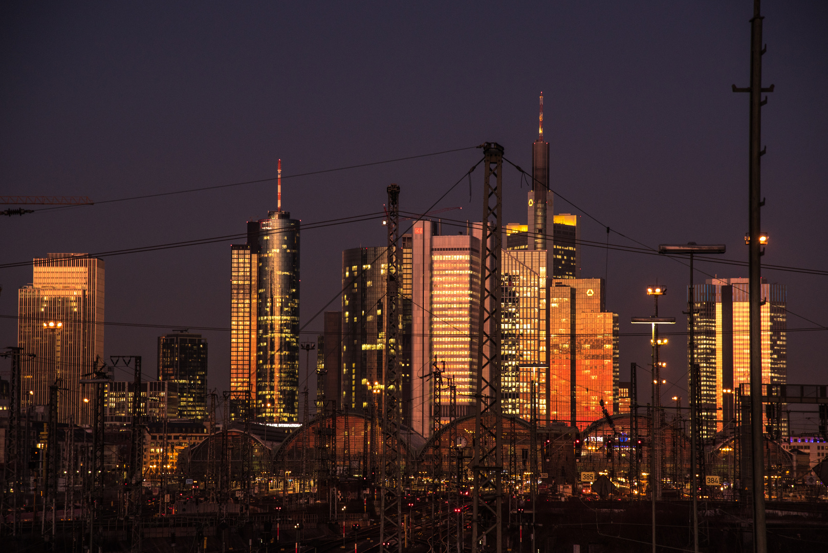 Sun down at Frankfurt Main Station 1