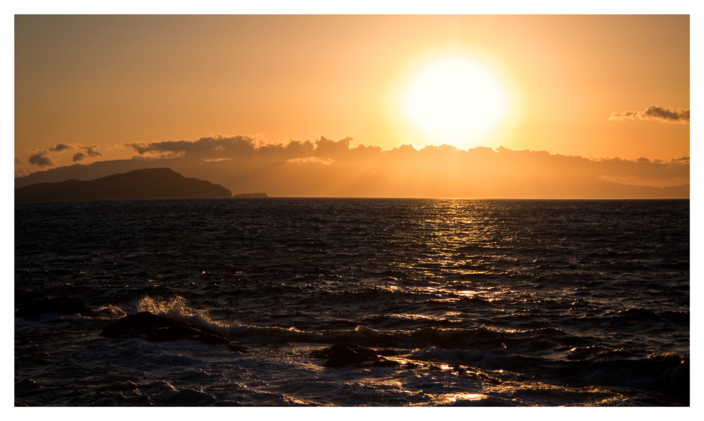 SUN-DOWNER IN CRETE