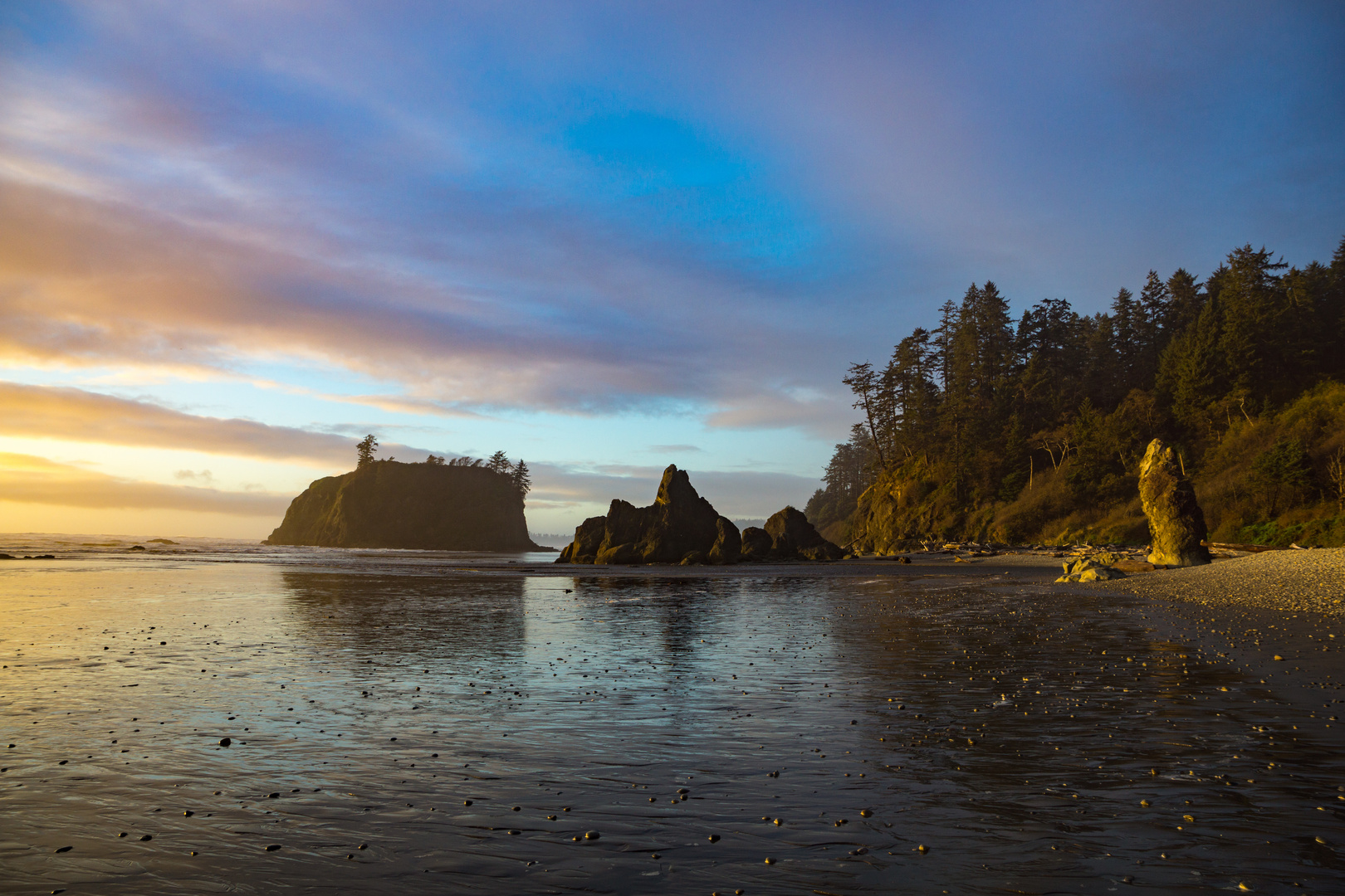 Sun goes down at Ruby Beach