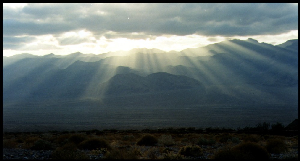 sun rays on a cloudy day