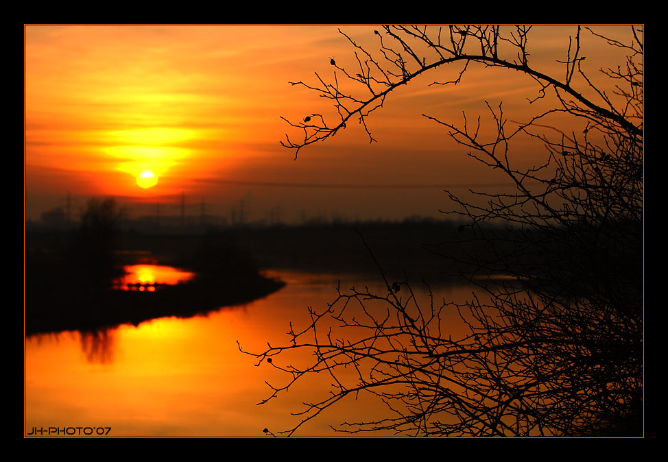 sun set in autumn