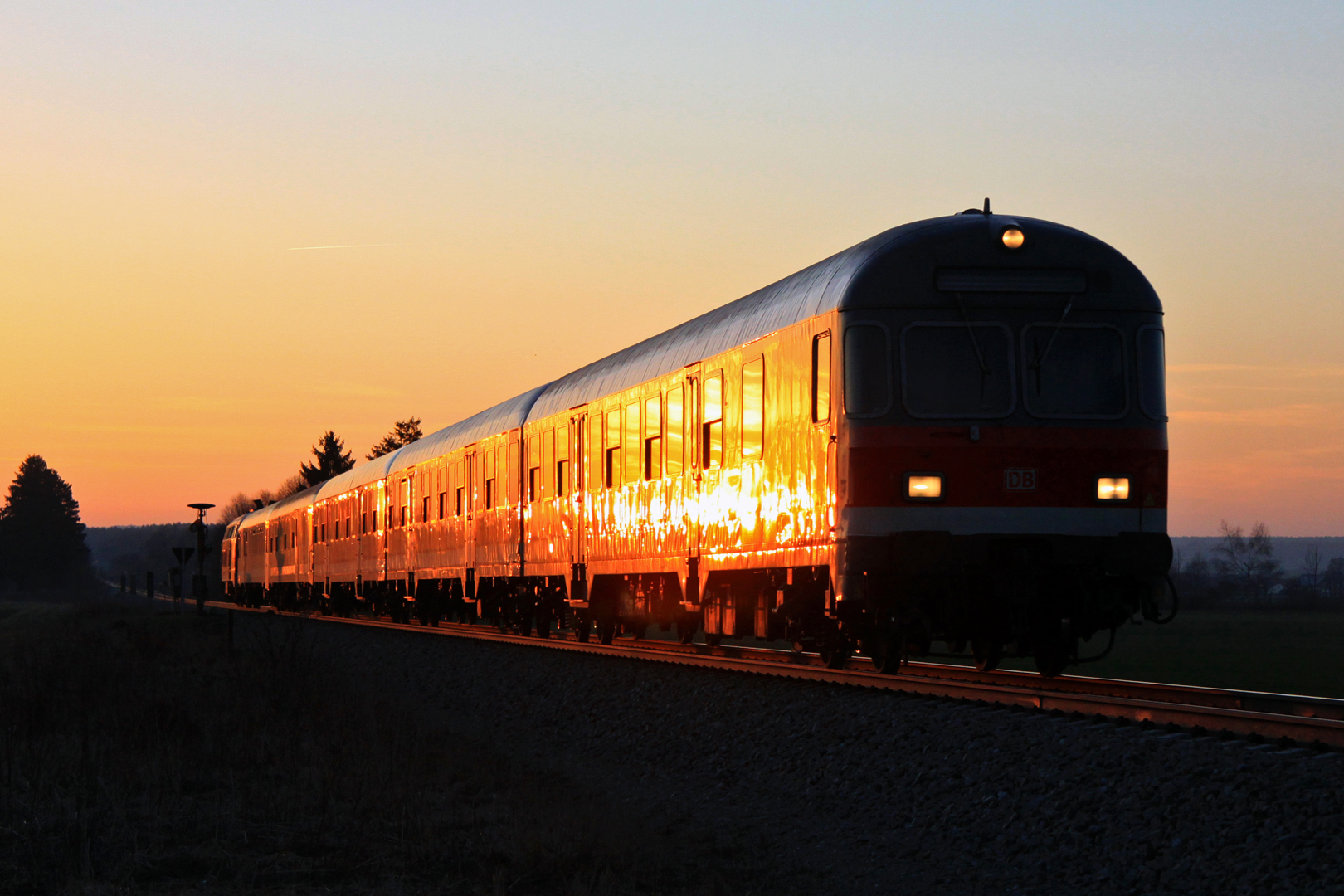 Sun-Set-Train mit 218 489-3 bei Sontheim