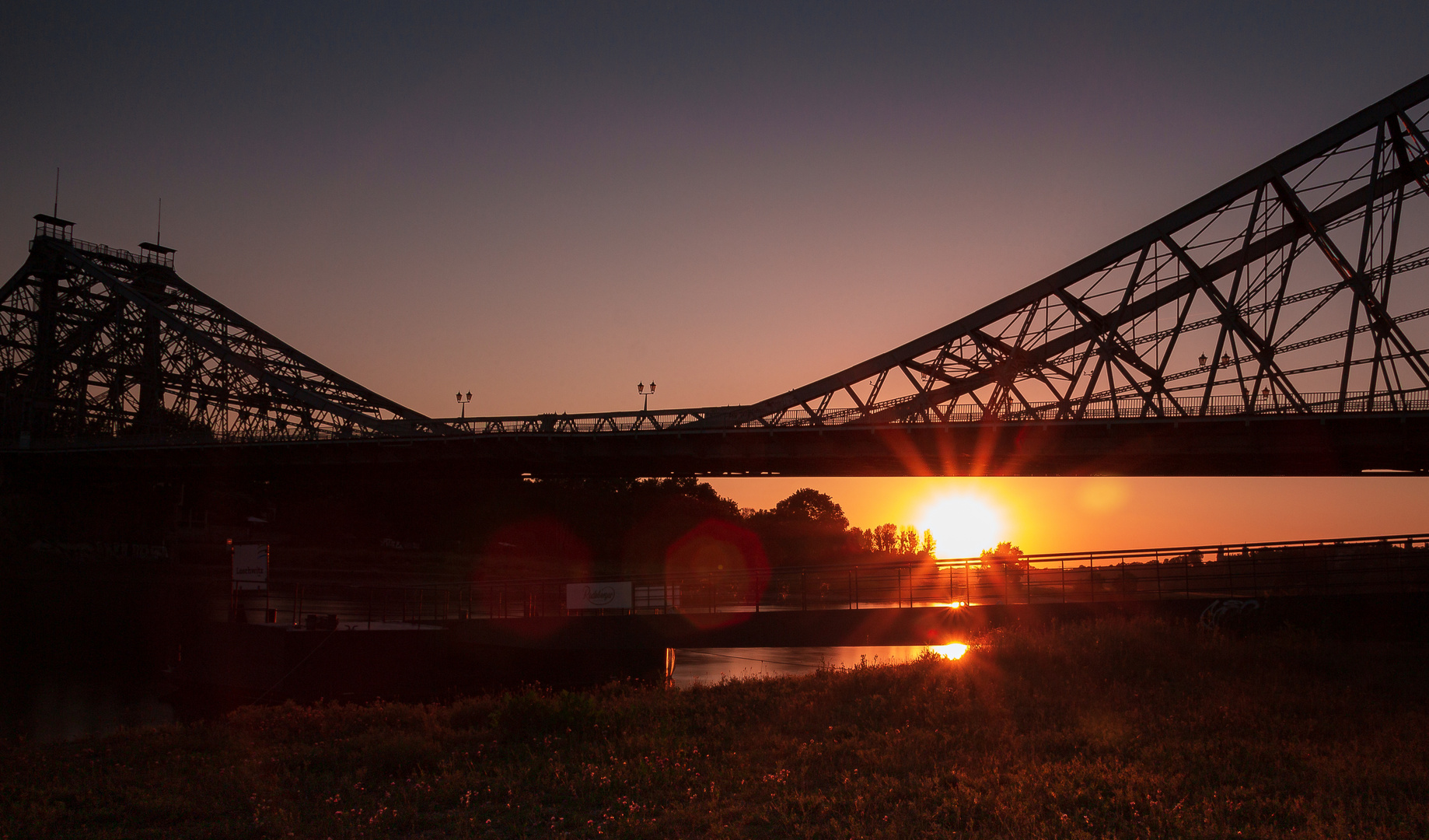 Sunbeam vor dem Blauen Wunder in Dresden