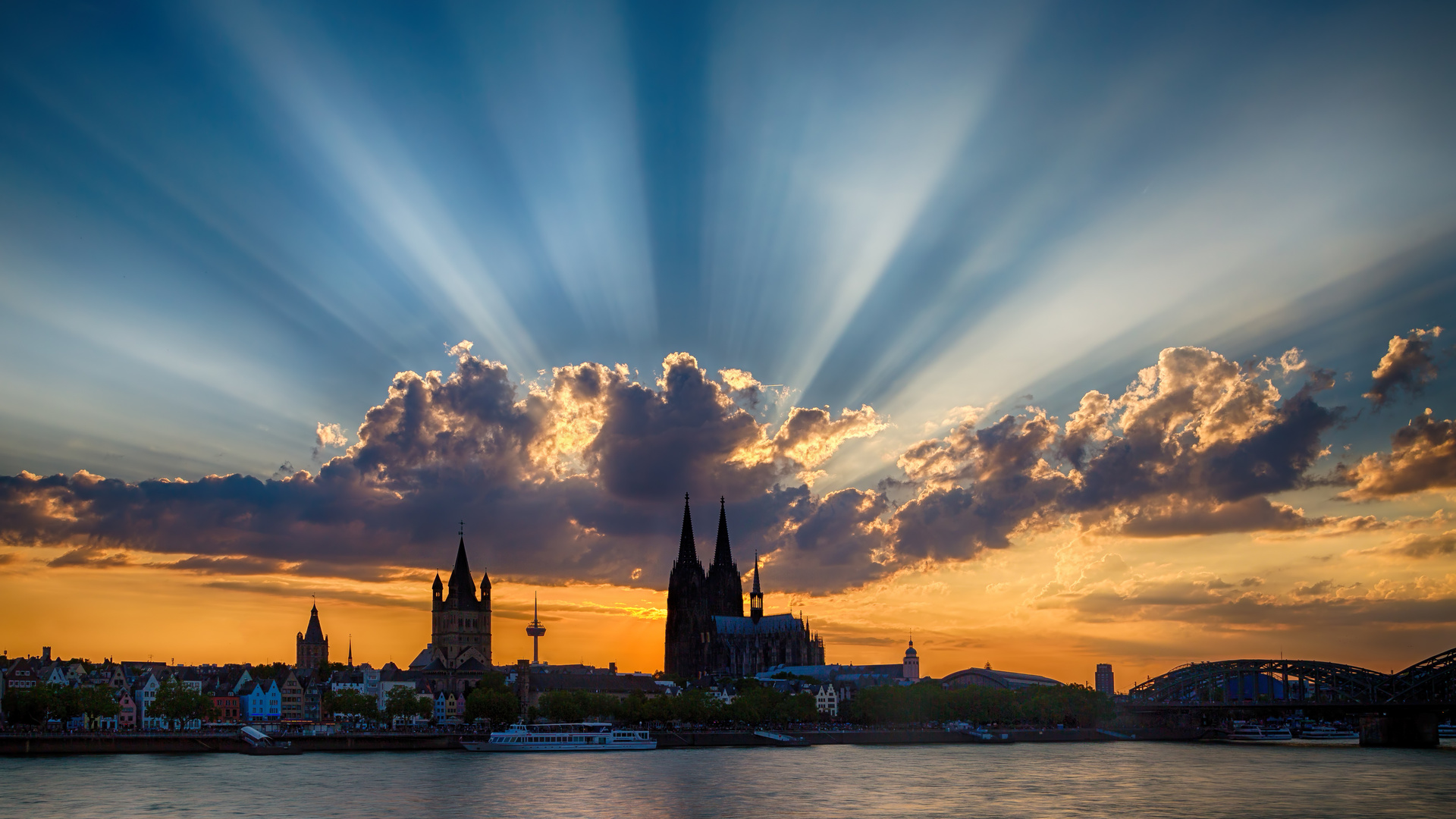 Sunbeams überm Dom