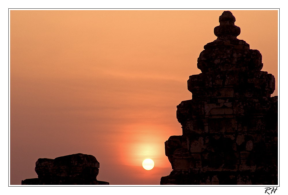 Sundown Angkor Wat