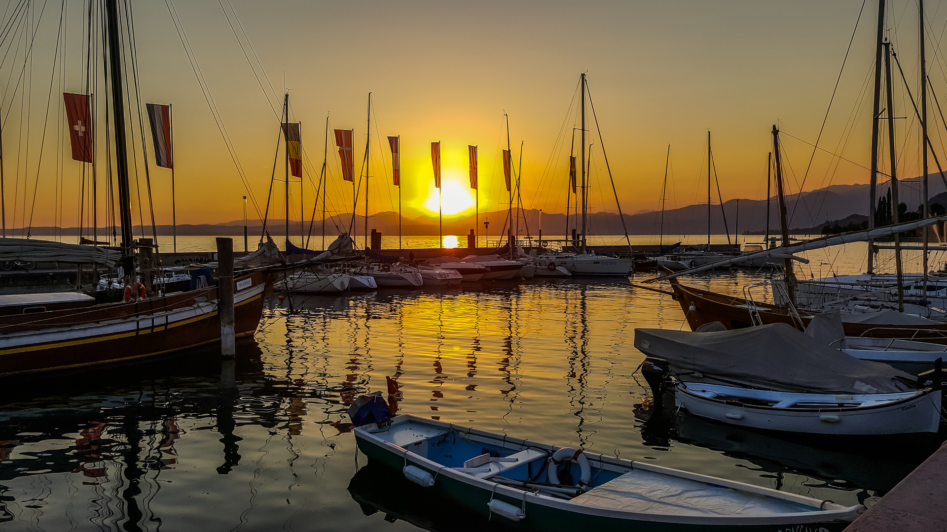 Sundown at the port of Bardolino / Lake Garda