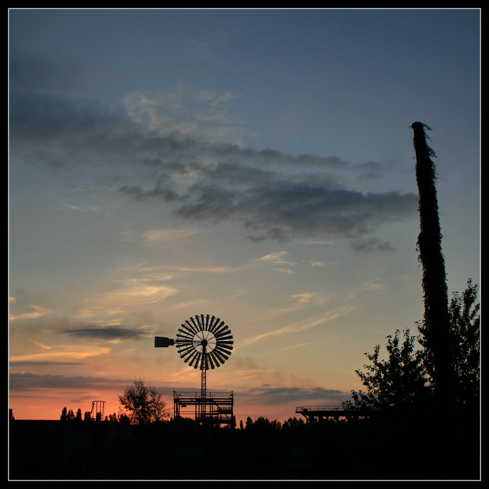 Sundown im Industriepark