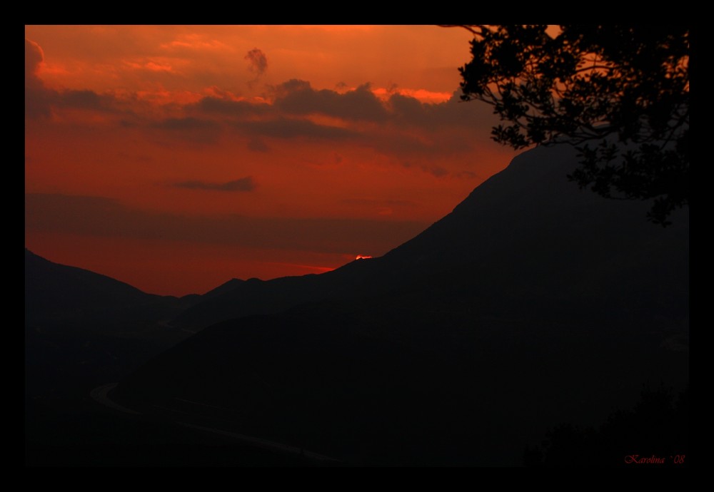 Sundown in Petousi